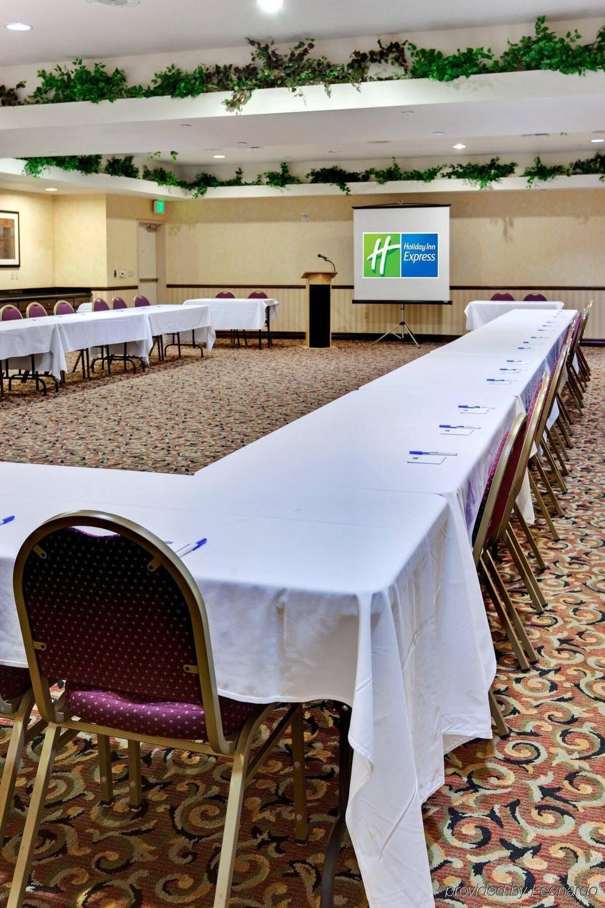 Holiday Inn Express & Suites Beaumont - Oak Valley By Ihg Buitenkant foto